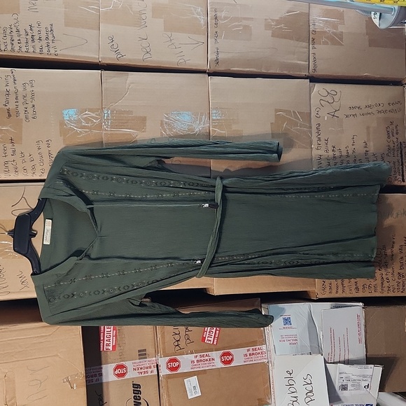 $5☃️Faded Glory Green Embroidered Tie Neck w/Tassels Elastic Sleeve Hems Xl - Picture 1 of 7